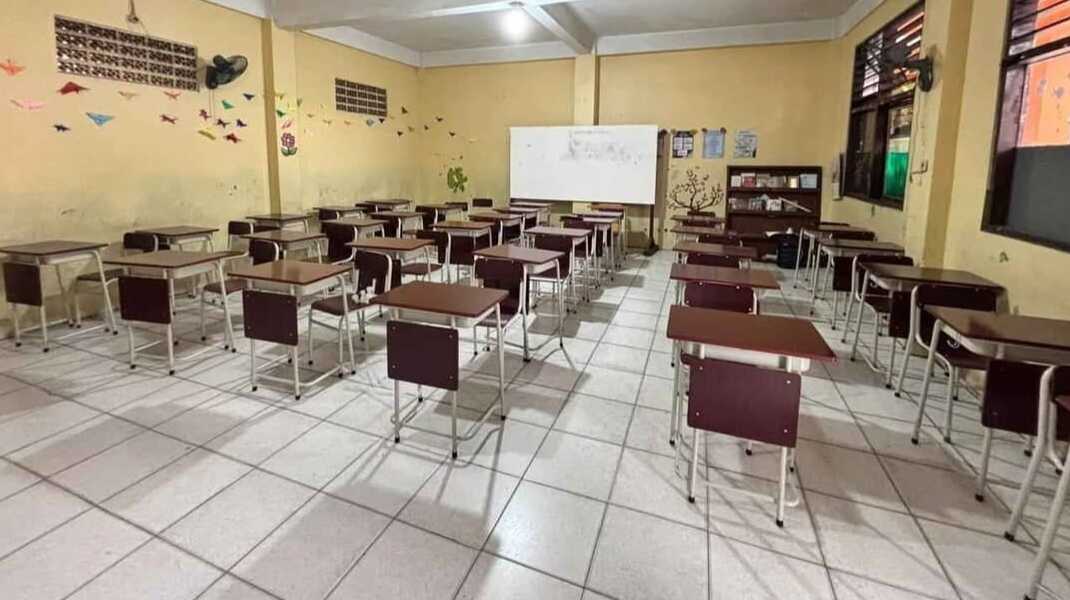 ruang kelas surabaya